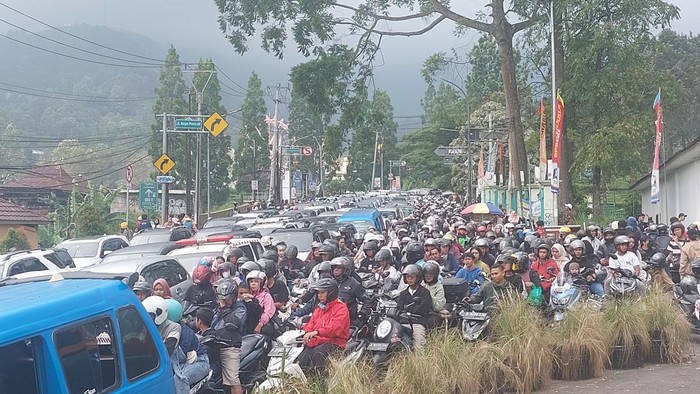 Lalin pada Puncak Sempat Macet Parah, Polisi Ungkap Penyebabnya