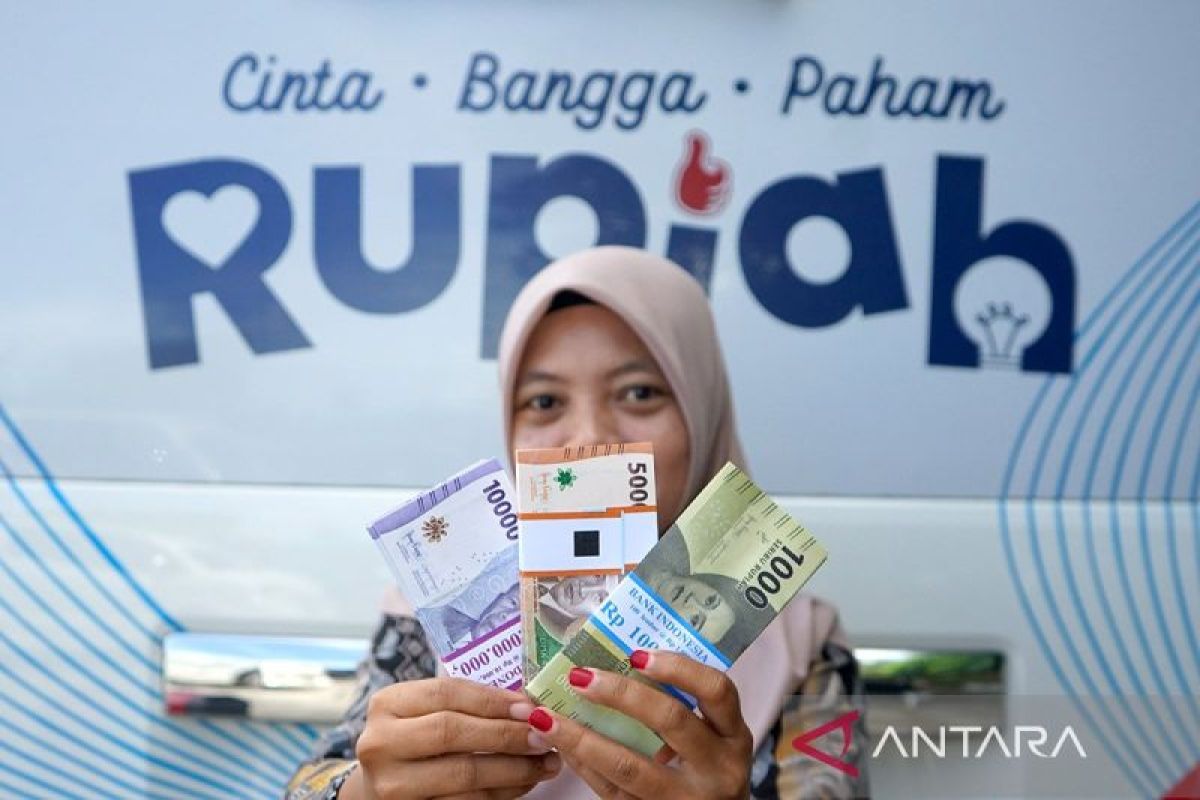 Rupiah turun dipengaruhi kenaikan imbal hasil obligasi Amerika Serikat